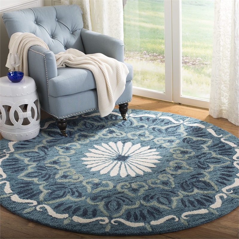 Safavieh Novelty 6' Round Hand Tufted Wool Rug in Blue and Ivory