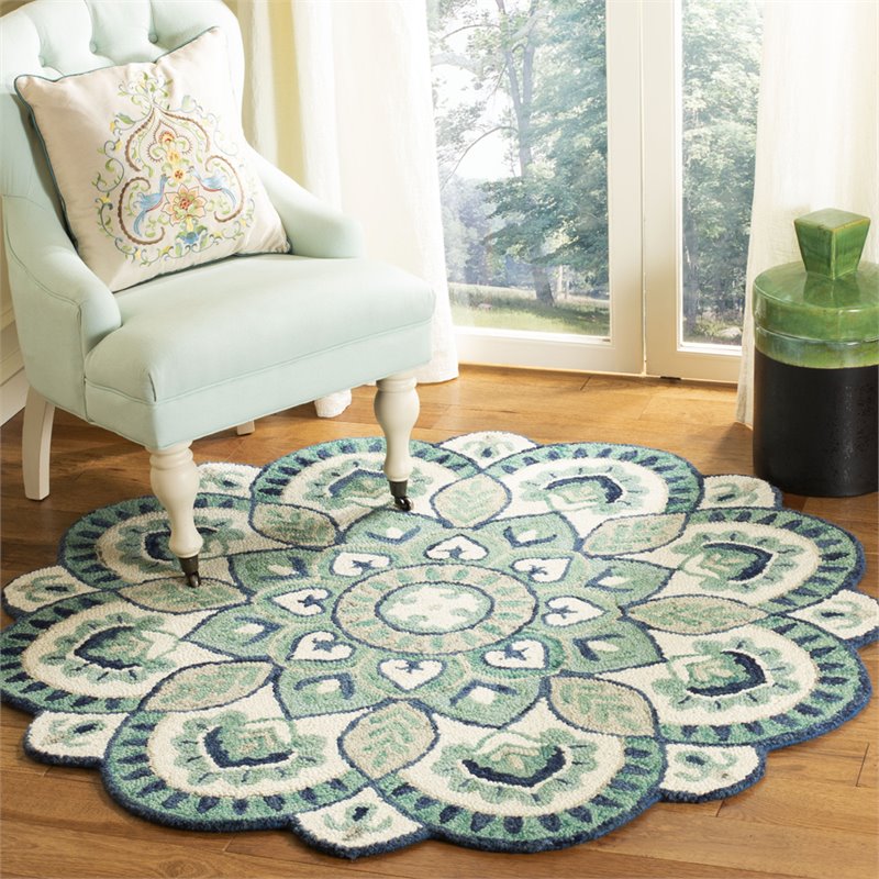 Safavieh Novelty 5' Round Hand Tufted Wool Rug in Ivory and Blue