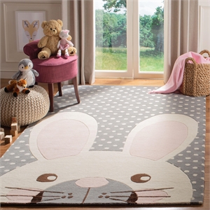 Safavieh 4' x 6' Hand Tufted Wool Rug in Gray and Ivory