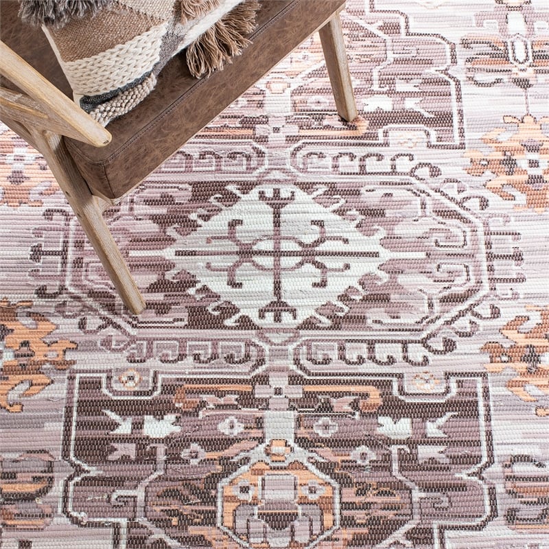 Safavieh Saffron 4' x 6' Hand Loomed Rug in Taupe and Ivory