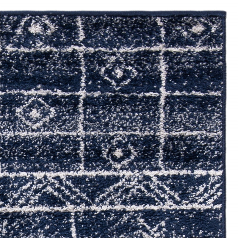 Safavieh Adirondack 4' x 6' Rug in Navy and White