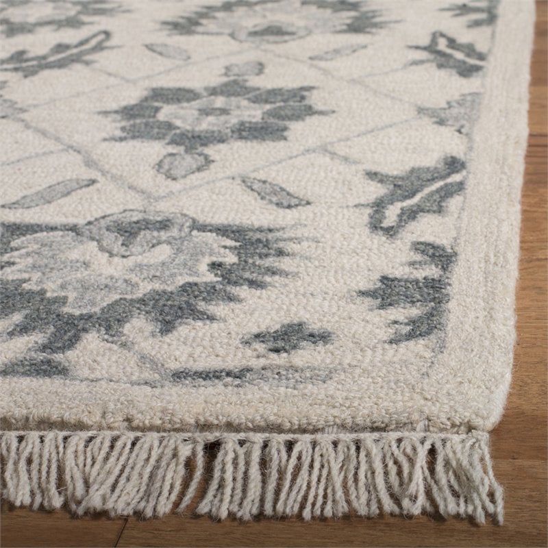 Safavieh Aspen 5' x 8' Hand Tufted Wool Rug in Ivory and Gray