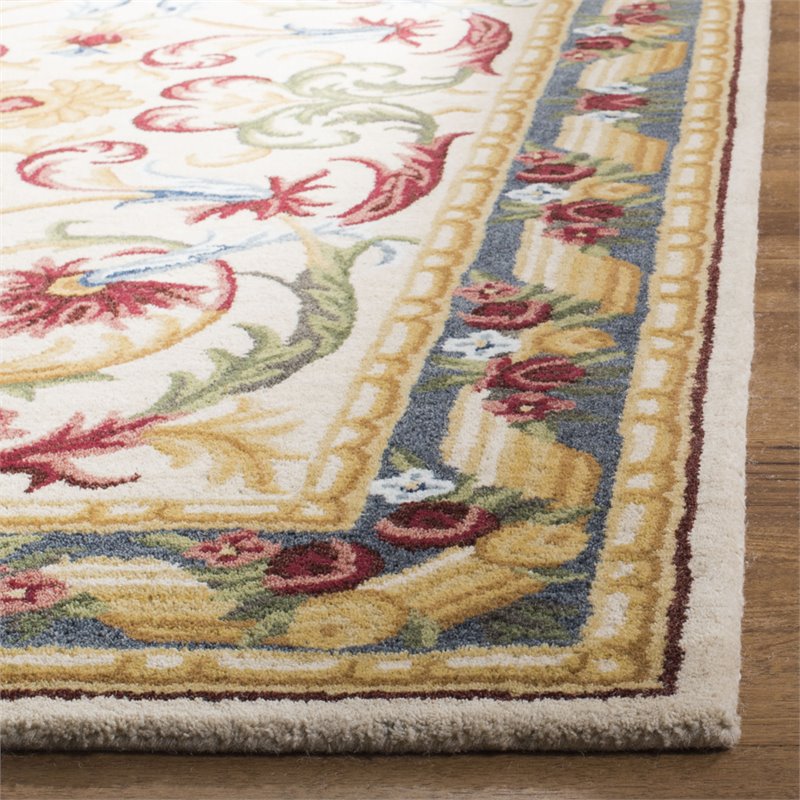 Safavieh Blossom 4' x 6' Hand Tufted Wool Rug in Ivory and Green