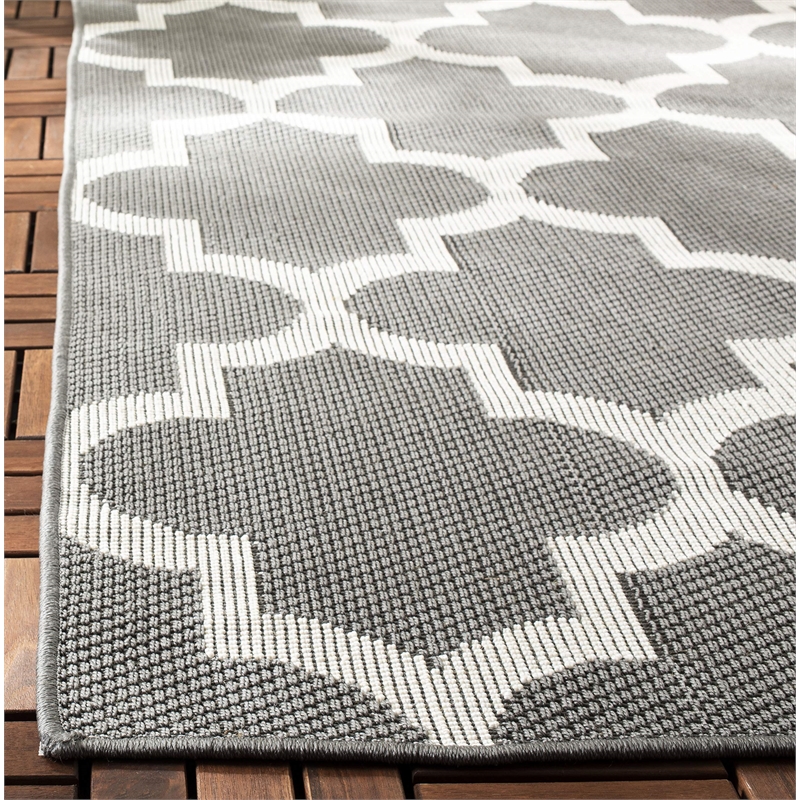 Safavieh Bermuda 4' x 6' Rug in Ivory and Gray