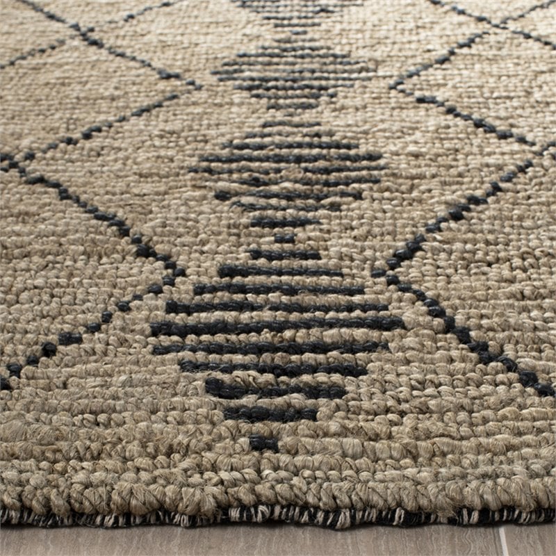 Safavieh Bohemian 8' x 10' Hand Loomed Jute Rug in Beige and Black