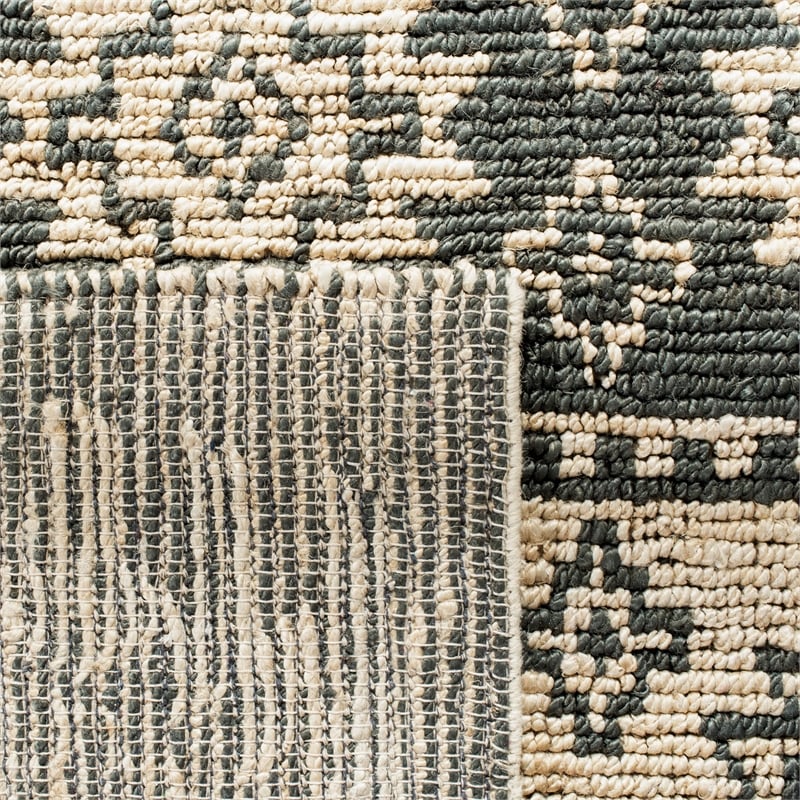 Safavieh Bohemian 4' x 6' Hand Loomed Jute Rug in Gray and Beige