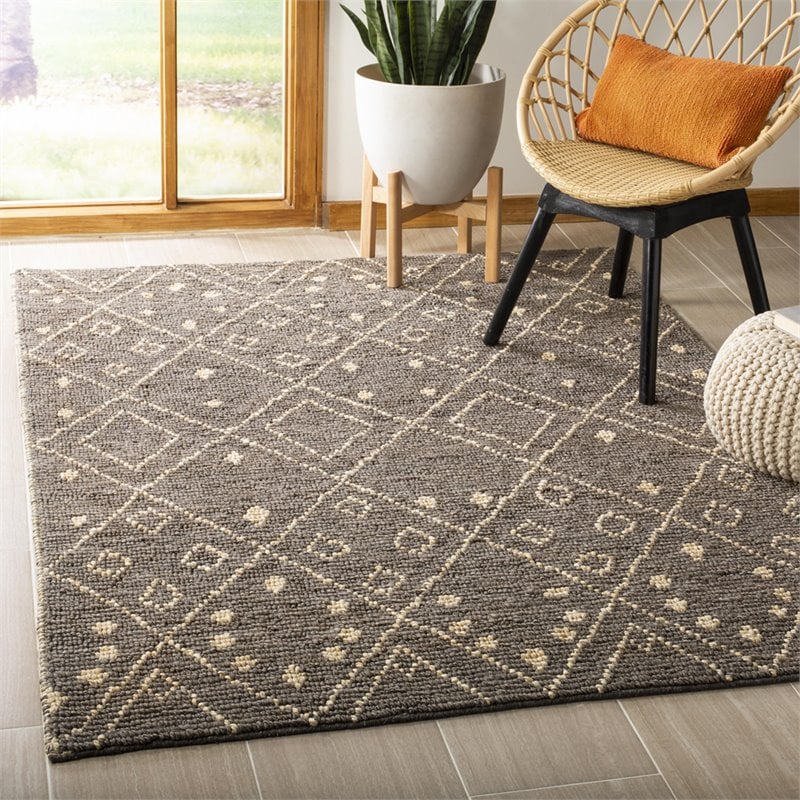 Safavieh Bohemian 4' x 6' Hand Loomed Jute Rug in Gray and White