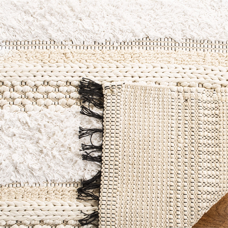 Safavieh Boston 3' x 5' Hand Tufted Rug in Ivory and Beige