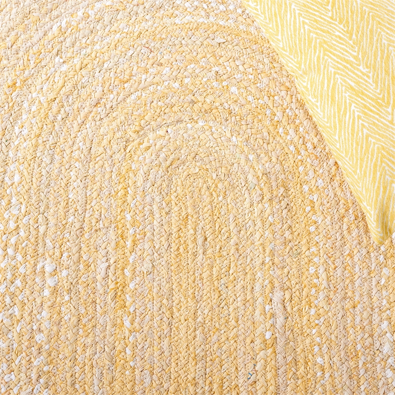 Safavieh Braided 4' Round Hand Woven Rug in Beige