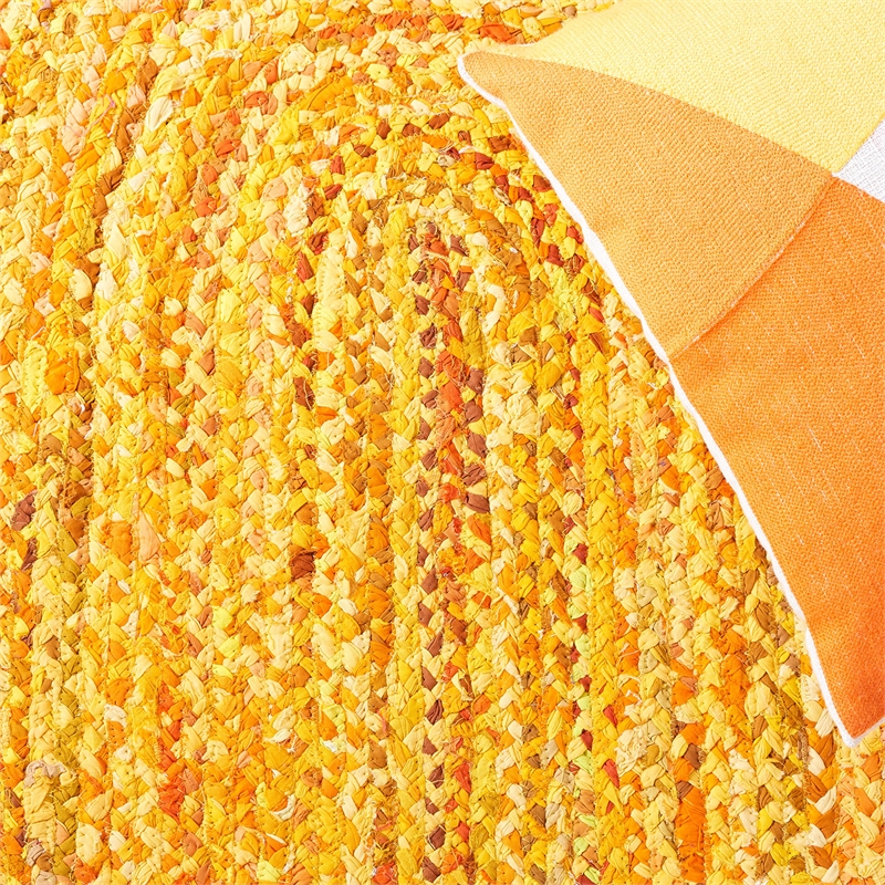 Safavieh Braided 5' Round Hand Woven Rug in Gold