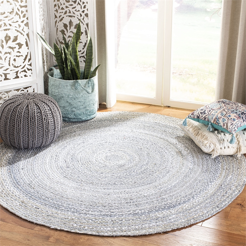 Safavieh Braided 6' Round Hand Woven Rug in Light Gray