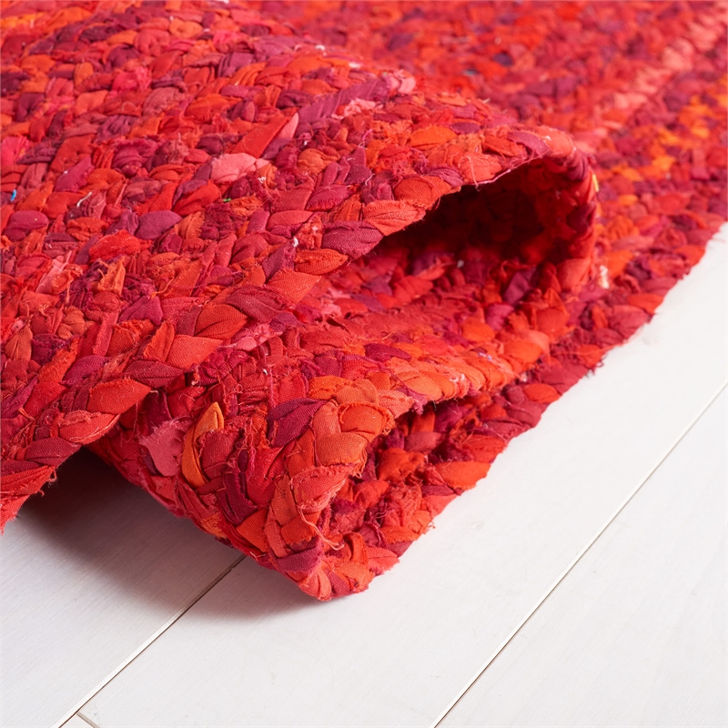 Safavieh Braided 3' Round Hand Woven Rug in Red