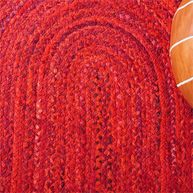 Safavieh Braided 4' Round Hand Woven Rug in Red