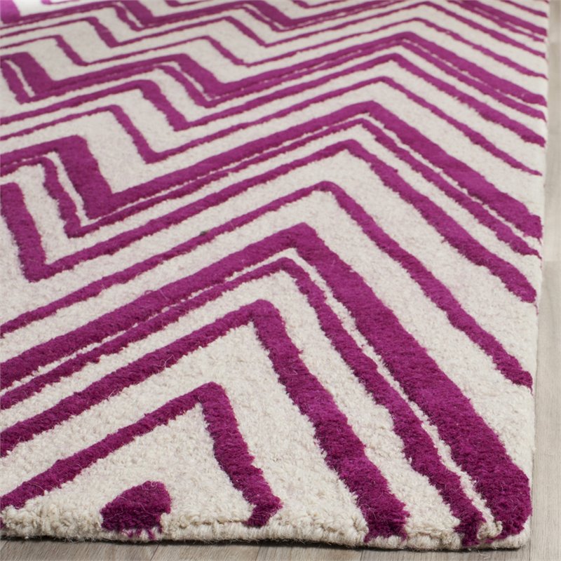 Safavieh Cambridge 6' Square Hand Tufted Wool Rug in Ivory and Fuchsia