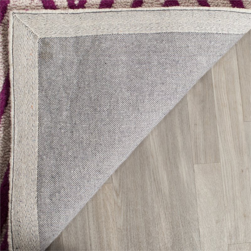 Safavieh Cambridge 6' Square Hand Tufted Wool Rug in Ivory and Fuchsia