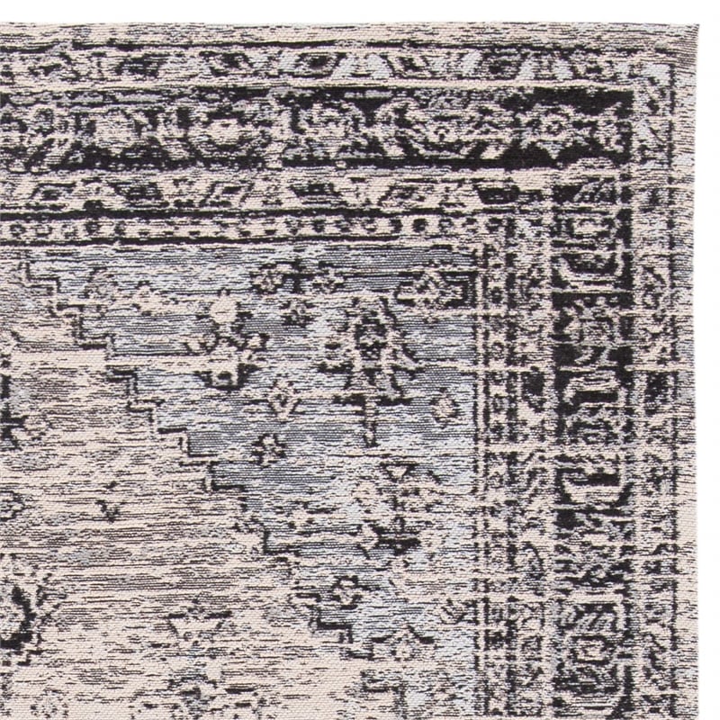 Safavieh Classic Vintage 4' x 6' Rug in Gray