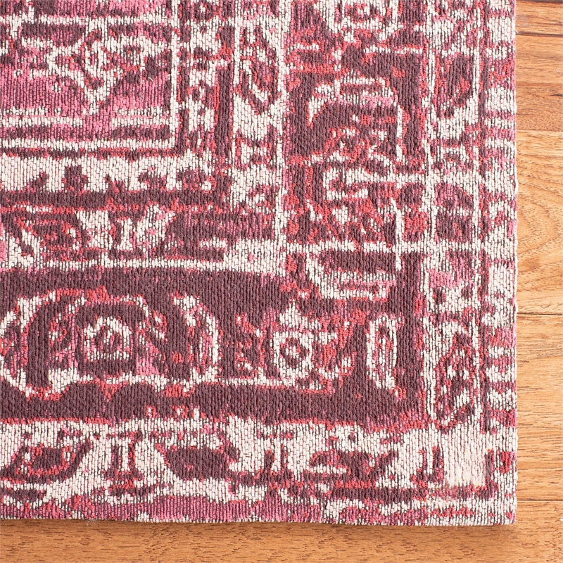 Safavieh Classic Vintage 4' x 6' Rug in Fuchsia