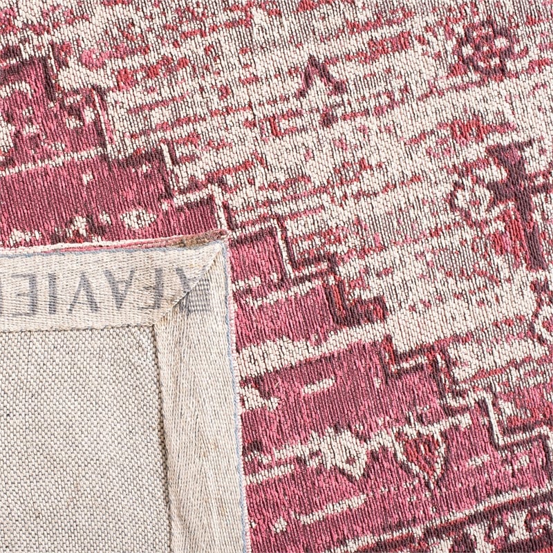 Safavieh Classic Vintage 6' x 9' Rug in Fuchsia