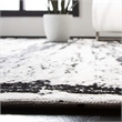 Safavieh Classic Vintage 6' x 9' Rug in Navy and Ivory