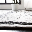 Safavieh Classic Vintage 6' x 9' Rug in Navy and Ivory