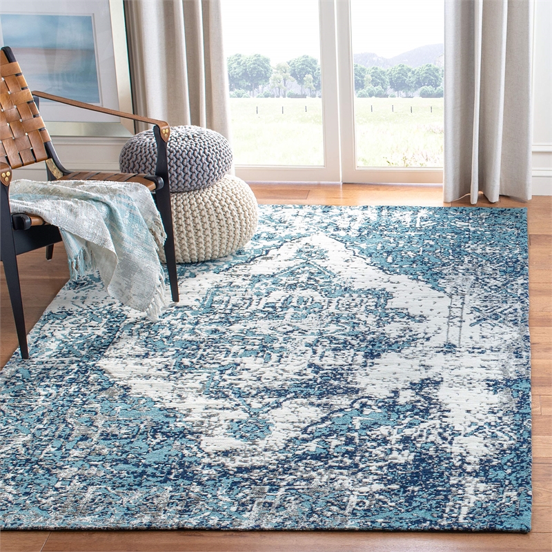 Safavieh Classic Vintage 5' x 8' Rug in Blue and Ivory