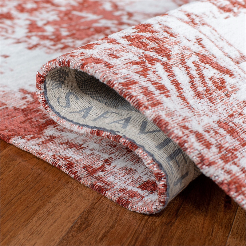 Safavieh Classic Vintage 4' x 6' Rug in Rust and Ivory