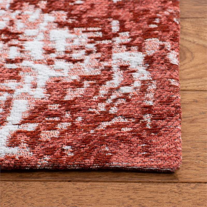 Safavieh Classic Vintage 6' x 9' Rug in Rust and Ivory