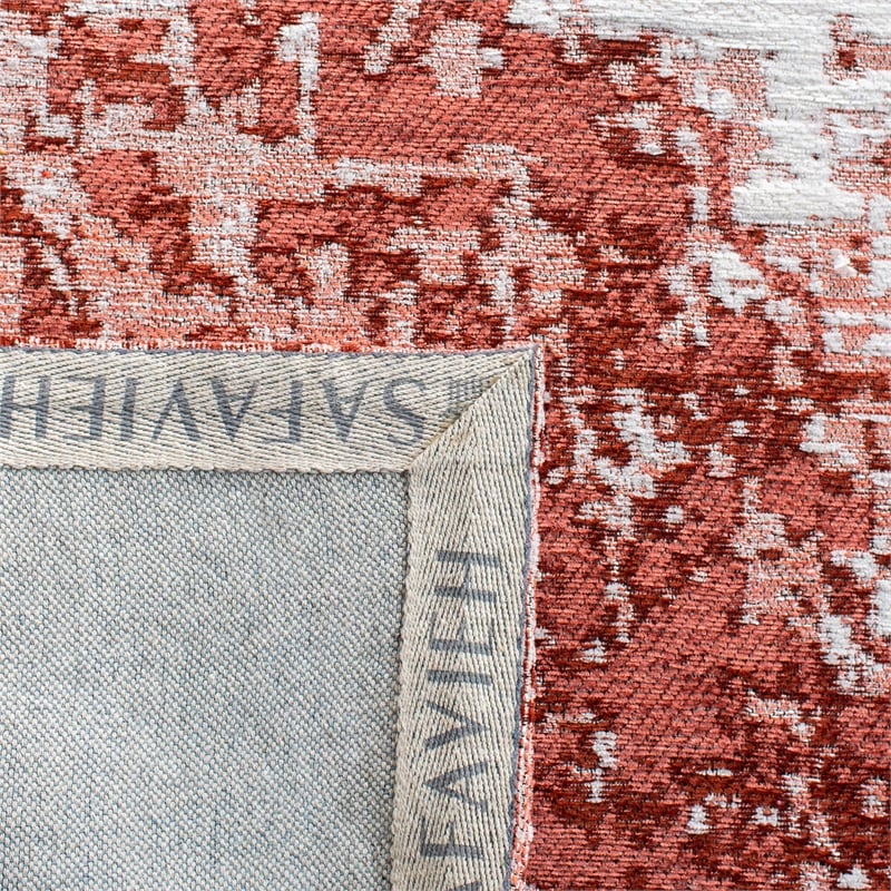 Safavieh Classic Vintage 6' x 9' Rug in Rust and Ivory