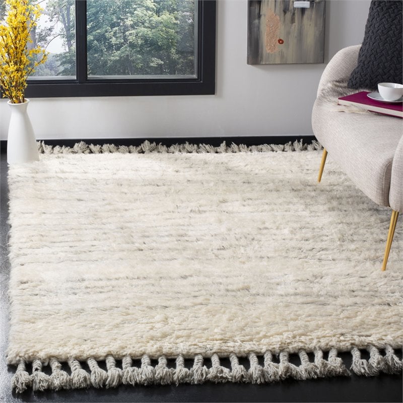 Safavieh Kenya 6' x 9' Hand Knotted Shag Wool Rug in Ivory and Gray