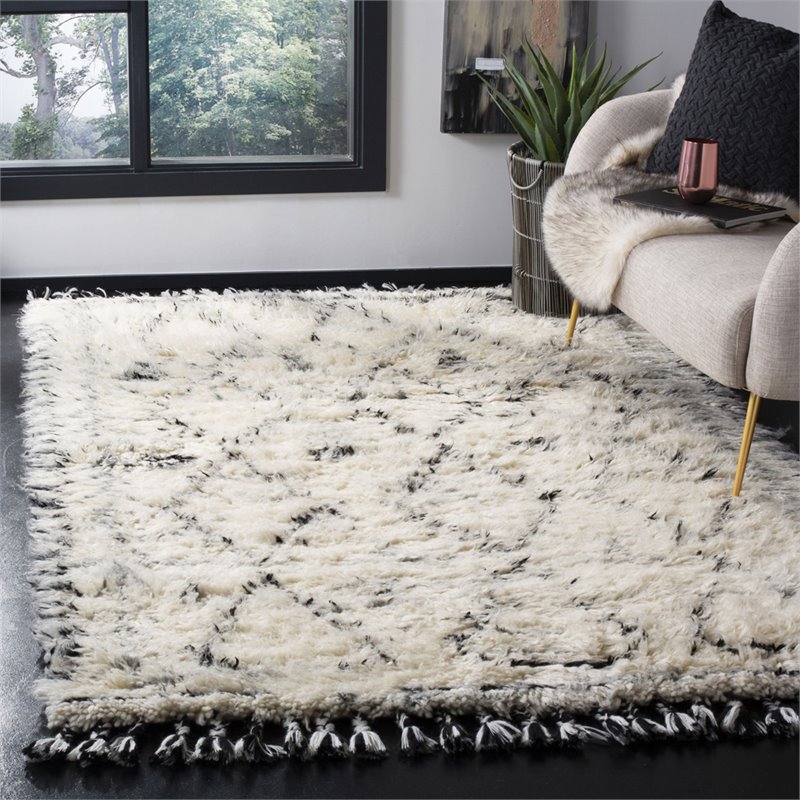 Safavieh Kenya 9' x 12' Hand Knotted Shag Wool Rug in Ivory and Black