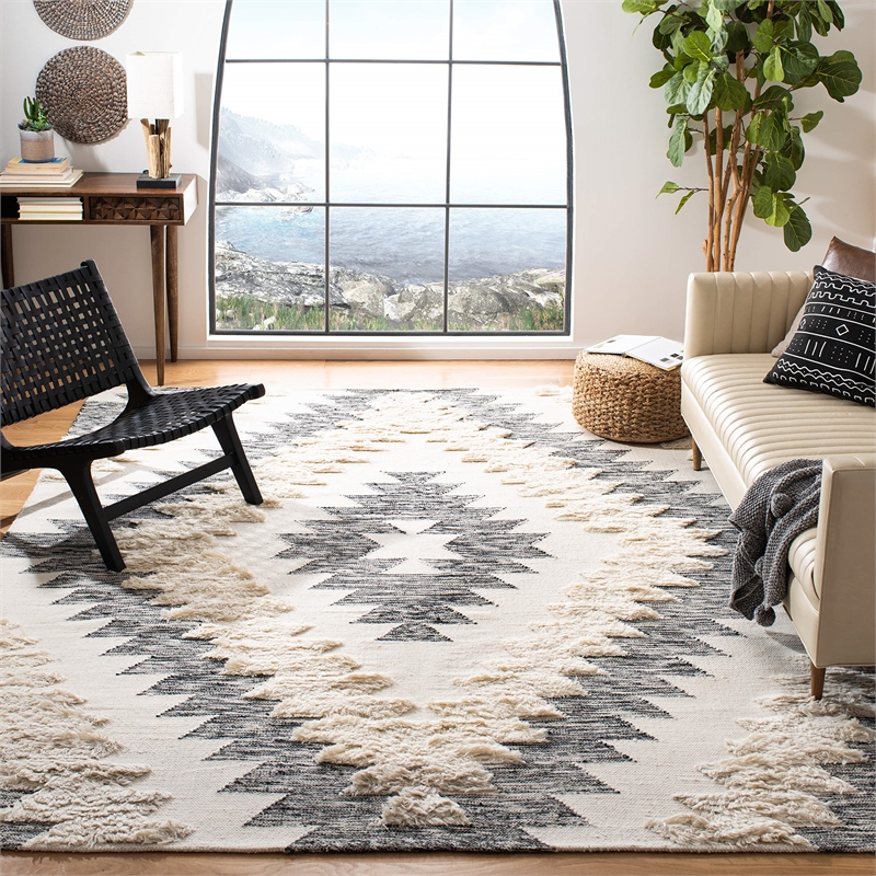 Safavieh Kenya 8' x 10' Hand Woven Shag Wool Rug in Black and Ivory