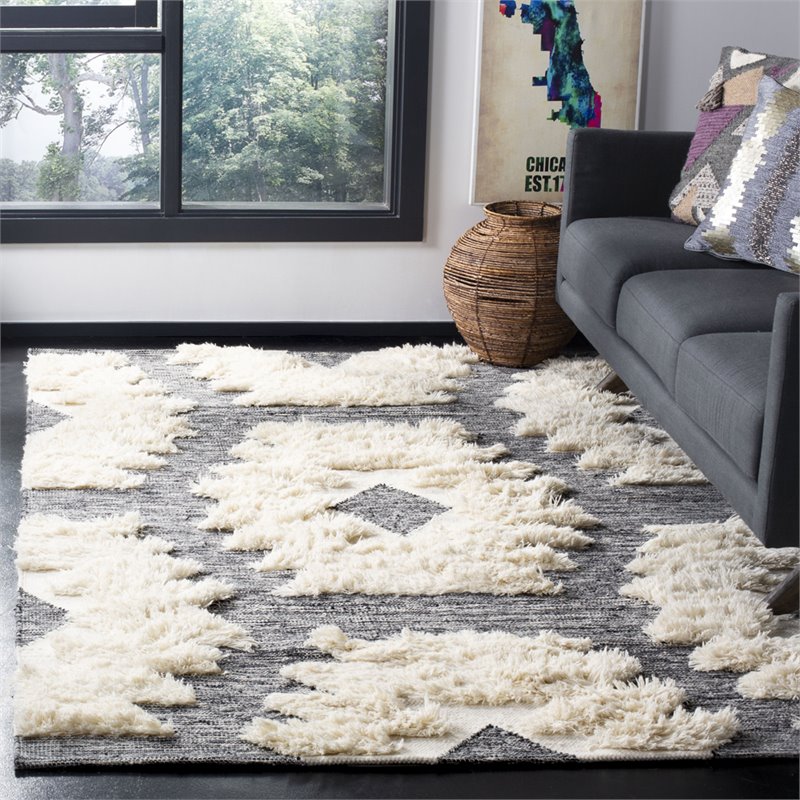 Safavieh Kenya 6' x 9' Hand Woven Shag Wool Rug in Black and Ivory