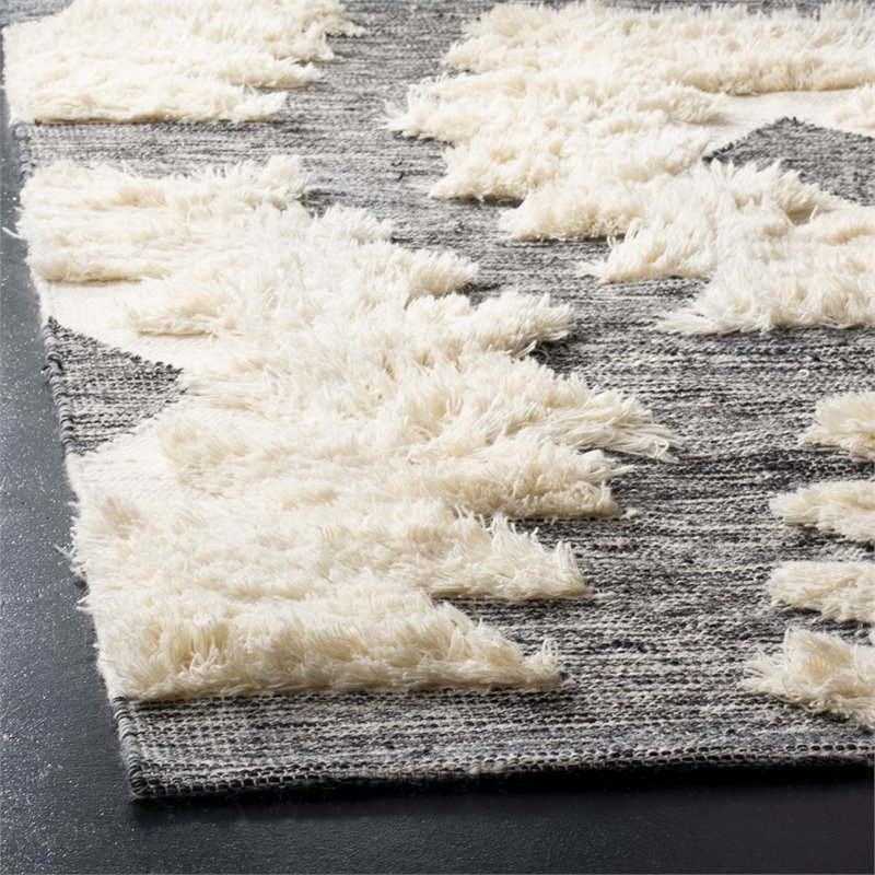 Safavieh Kenya 6' x 9' Hand Woven Shag Wool Rug in Black and Ivory