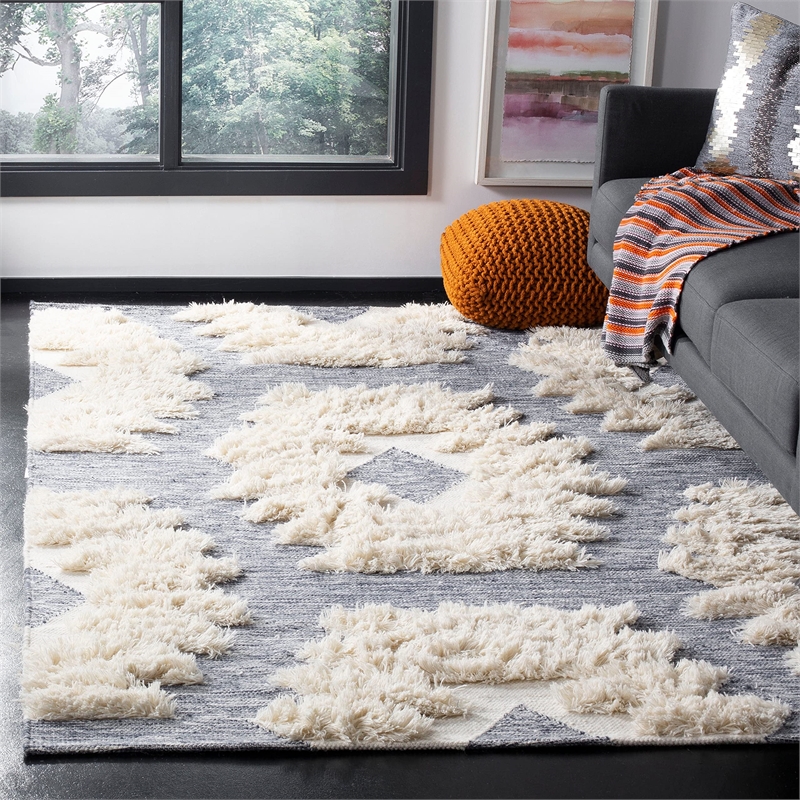 Safavieh Kenya 9' x 12' Hand Woven Shag Wool Rug in Black and Ivory