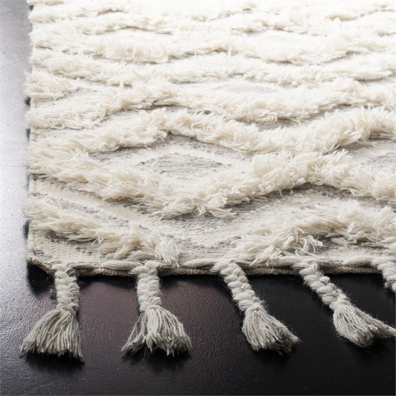 Safavieh Kenya 8' x 10' Hand Knotted Shag Wool Rug in Gray and Ivory