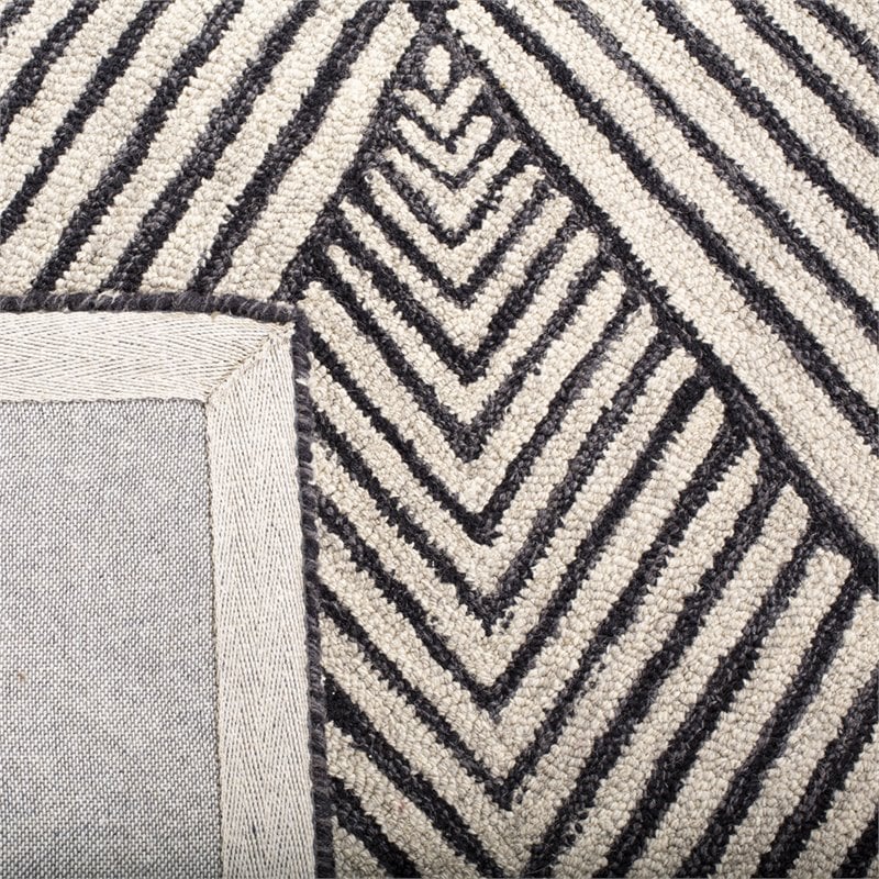 Safavieh Micro-Loop 4' x 6' Hand Tufted Wool Rug in Charcoal and Ivory