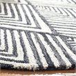 Safavieh Micro-Loop 5' Round Hand Tufted Wool Rug in Charcoal