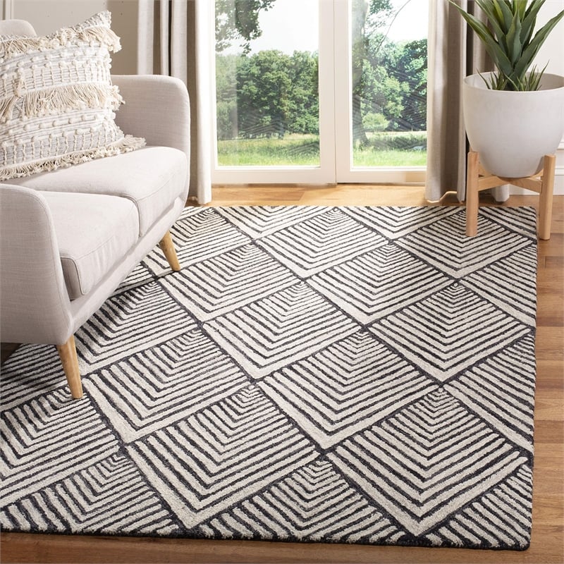 Safavieh Micro-Loop 5' Square Hand Tufted Wool Rug in Charcoal