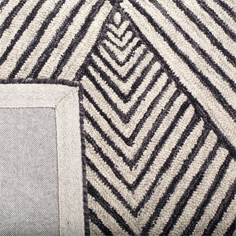 Safavieh Micro-Loop 8' x 10' Hand Tufted Wool Rug in Charcoal