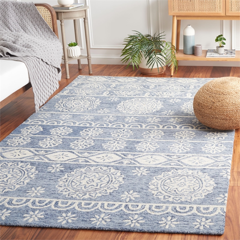 Safavieh Micro-Loop 5' x 8' Hand Tufted Wool Rug in Blue and Ivory