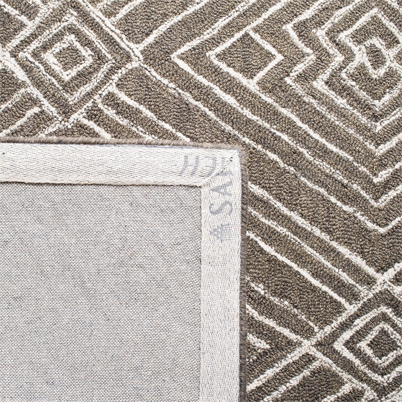 Safavieh Micro-Loop 4' x 6' Hand Tufted Wool Rug in Gray and Ivory