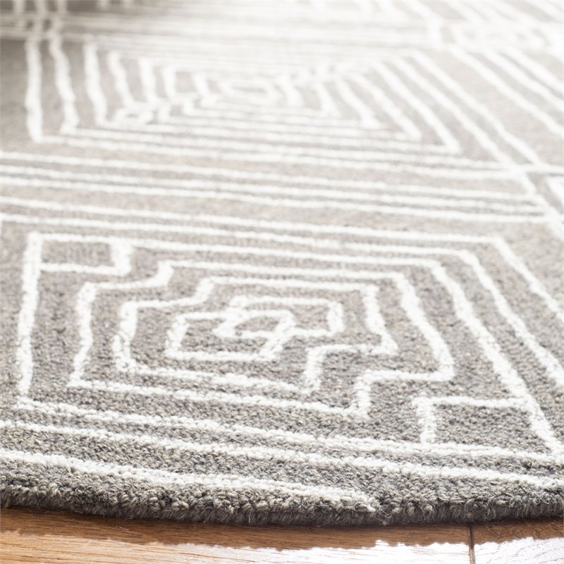 Safavieh Micro-Loop 5' Round Hand Tufted Wool Rug in Dark Gray