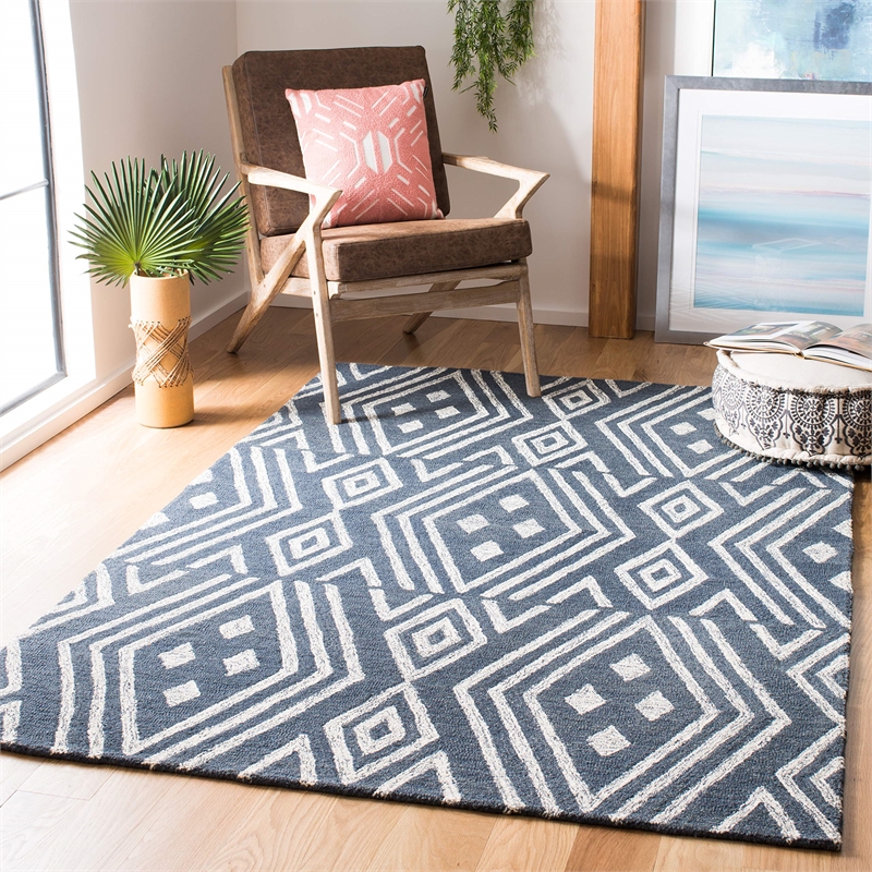 Safavieh Micro-Loop 4' x 6' Hand Tufted Wool Rug in Blue