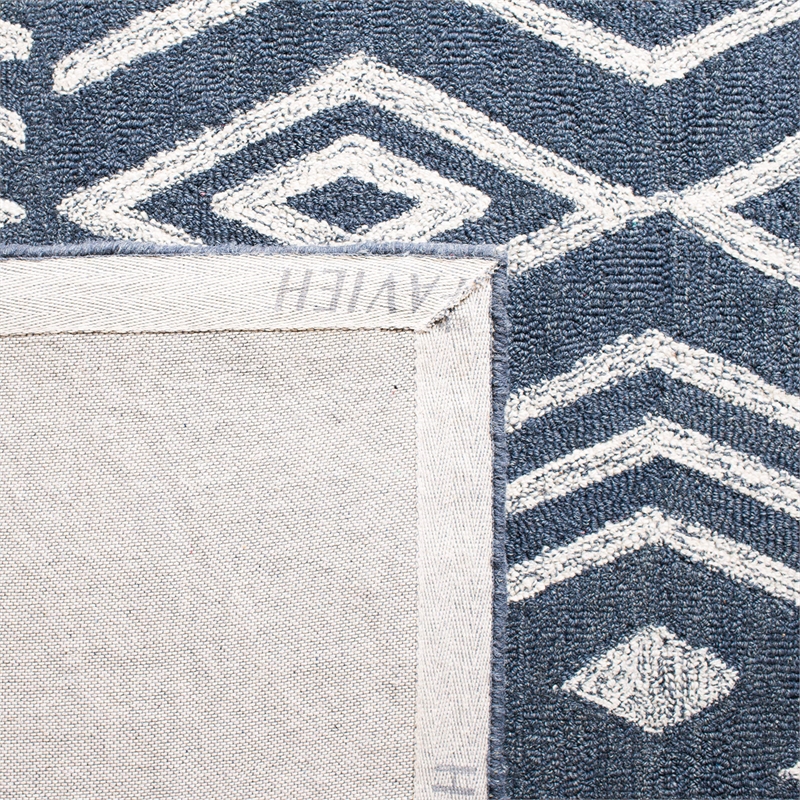 Safavieh Micro-Loop 5' x 8' Hand Tufted Wool Rug in Blue