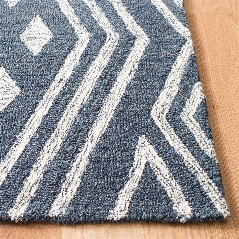 Safavieh Micro-Loop 5' Square Hand Tufted Wool Rug in Blue