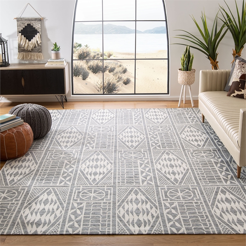 Safavieh Marbella 3' x 5' Hand Loomed Rug in Gray and Ivory