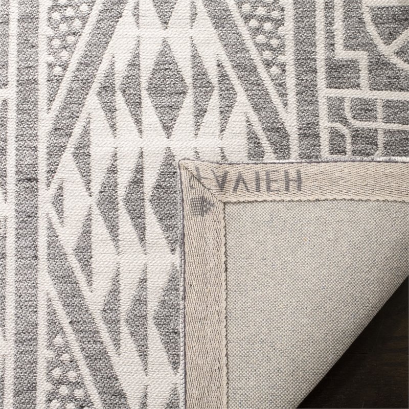 Safavieh Marbella 8' x 10' Hand Loomed Rug in Gray and Ivory