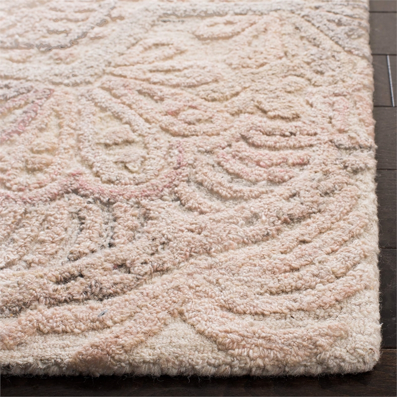 Safavieh Marquee 4' x 6' Hand Tufted Wool Rug in Beige and Ivory