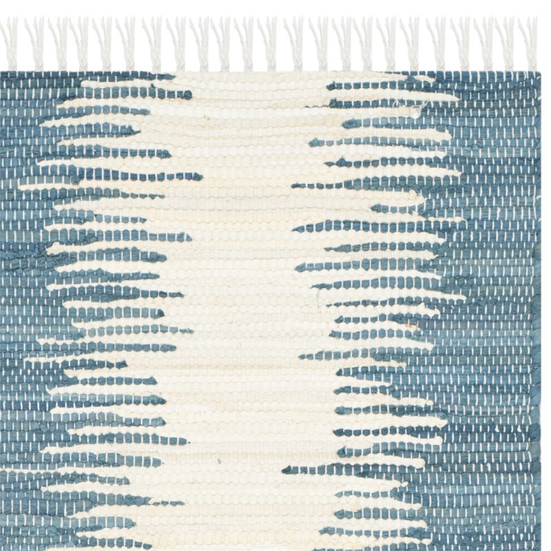 Safavieh Montauk 5' x 7' Hand Woven Rug in Blue and Ivory