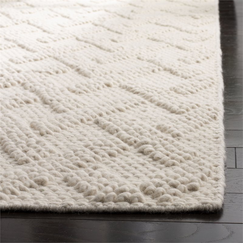 Safavieh Natura 5' x 8' Hand Loomed Wool Rug in Ivory and Beige